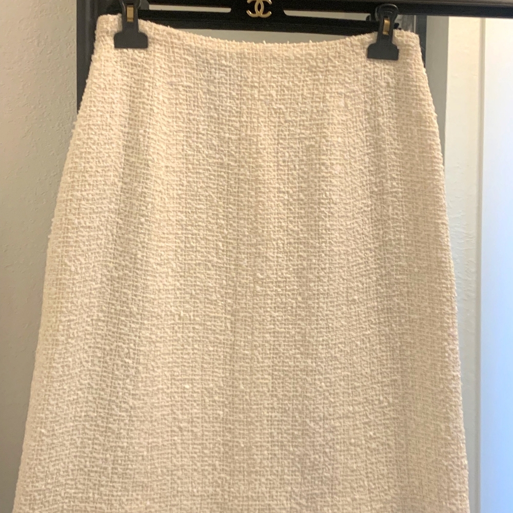 Vintage Chanel 1999 boucle skirt size 36